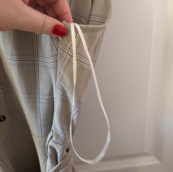 Plus-Size Dress Taupe Colour Sleeveless Button-Up Collar Checkered/Plaid Pattern - Picture 3 of 12